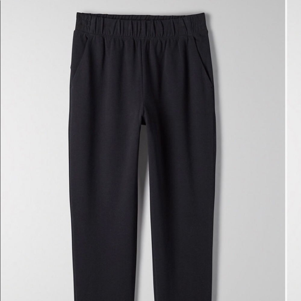 NWT Aritzia Rocket Pant